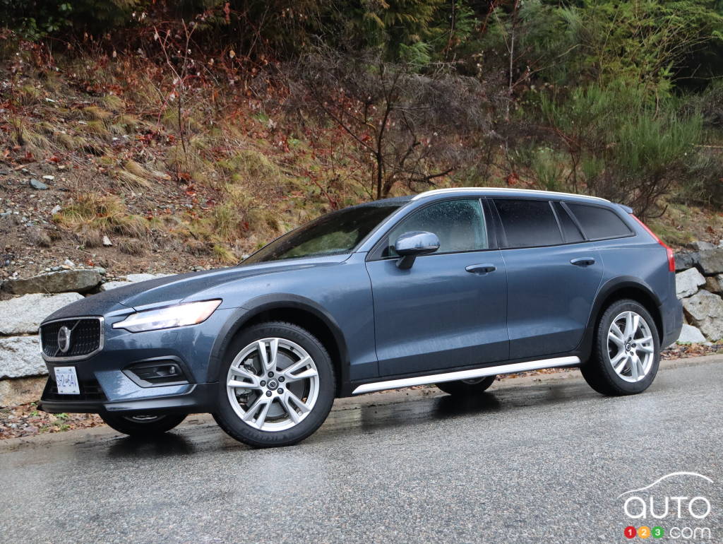 Volvo V60 Cross Country 2023